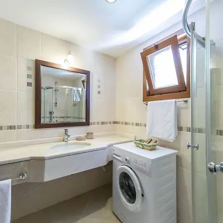 Apartment Sleeps 2, Shared Pool - Awz 304, 1 *